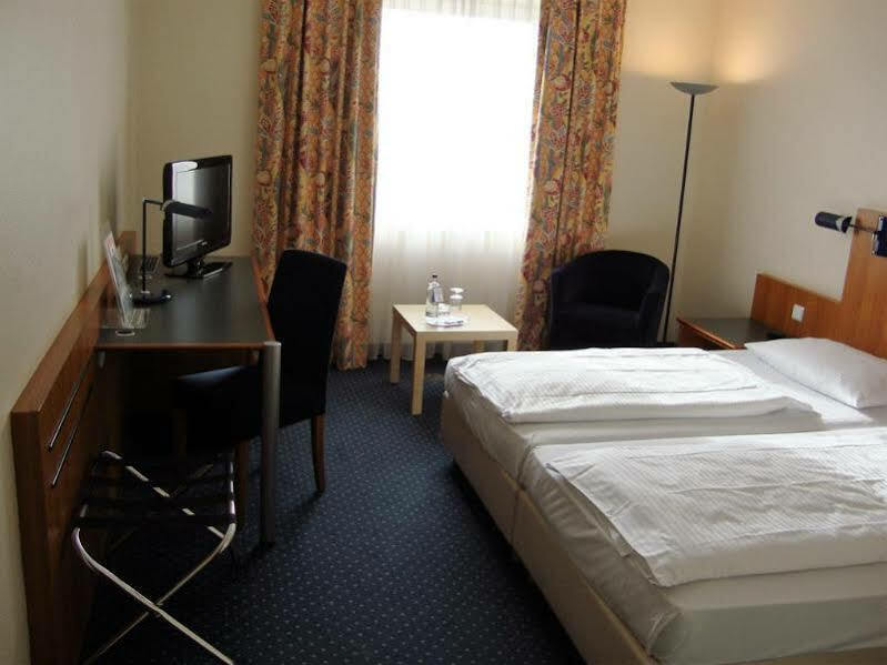 Plaza Hotel Hanau Екстер'єр фото